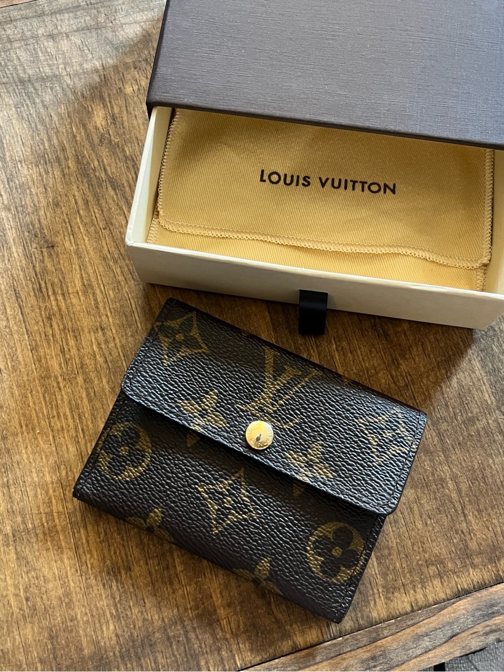 Louis Vuitton Monogram compact snap wallet, made in France. With the box